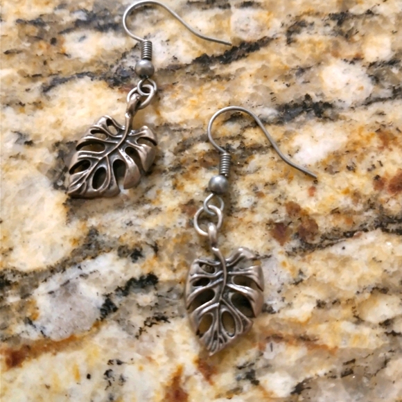 Earrings - Picture 7 of 10